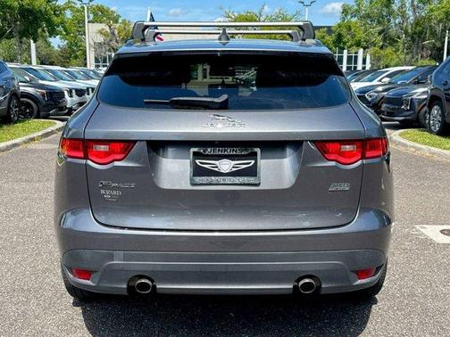2018 Jaguar F-PACE 25t Premium