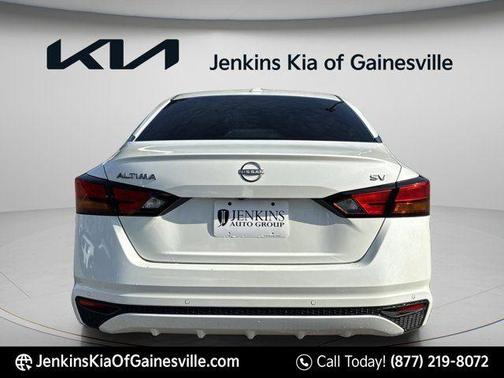 White 2023 Nissan Altima 2.5 SV
