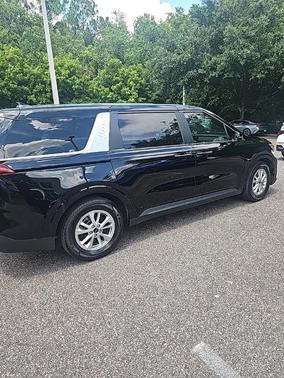 2023 Kia Carnival LX