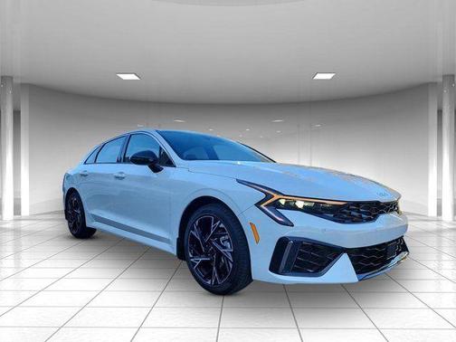 Snow White Pearl 2026 Kia K5 GT-Line