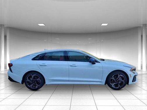 Snow White Pearl 2026 Kia K5 GT-Line