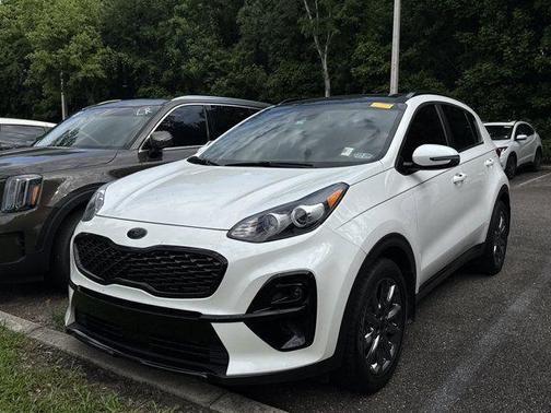 Snow White Pearl 2022 Kia Sportage Nightfall