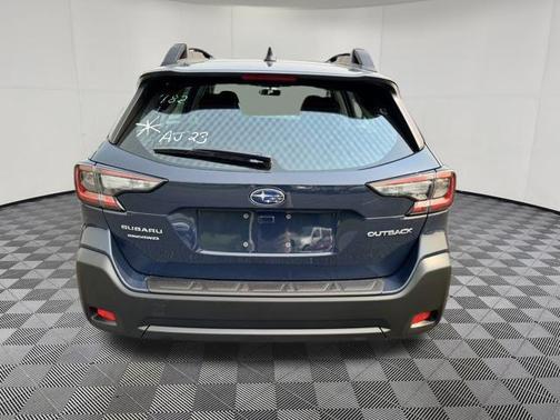 2025 Subaru Outback Base