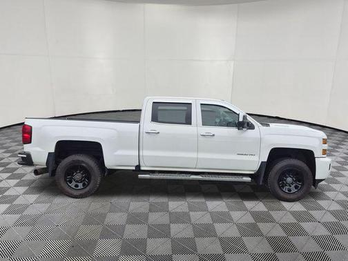Summit White 2017 Chevrolet Silverado 2500 LTZ