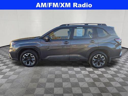 2025 Subaru Forester Base