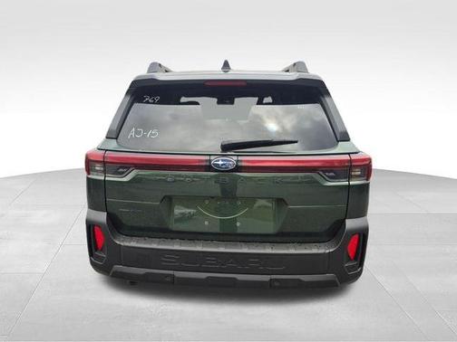 Deep Emerald Green Pearl 2026 Subaru Outback Limited