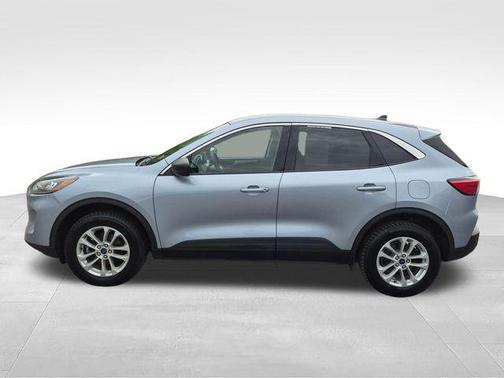 Blue Silver Metallic 2022 Ford Escape SE