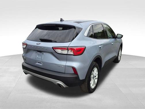Blue Silver Metallic 2022 Ford Escape SE