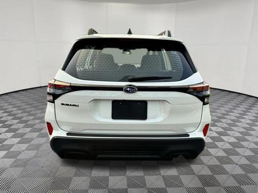 2025 Subaru Forester Base