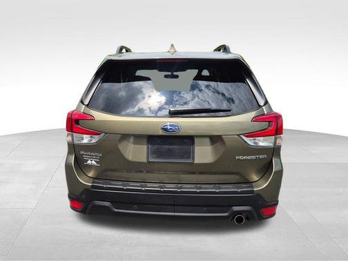 Autumn Green Metallic 2023 Subaru Forester Limited