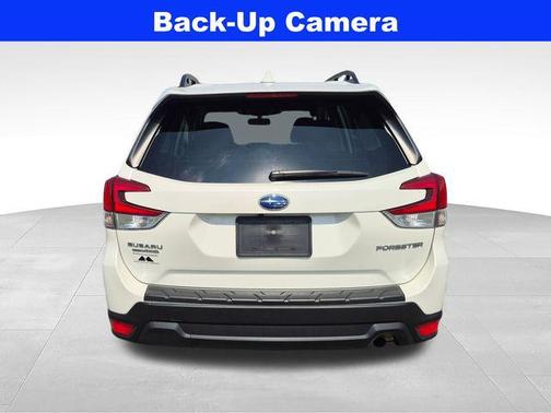 Crystal White Pearl 2023 Subaru Forester Premium