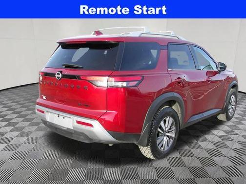 2022 Nissan Pathfinder SL 4WD
