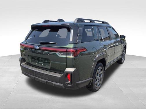 Deep Emerald Green Pearl 2026 Subaru Outback Premium