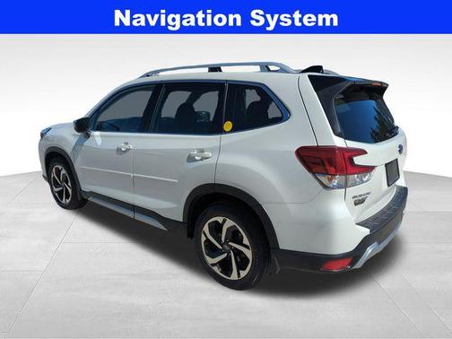 Crystal White Pearl 2024 Subaru Forester Touring