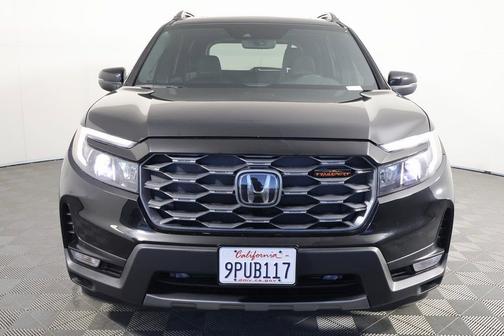 Crystal Black Pearl 2025 Honda Passport