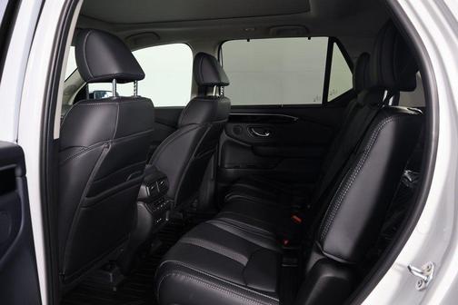 2025 Honda Pilot Touring 8-Passenger