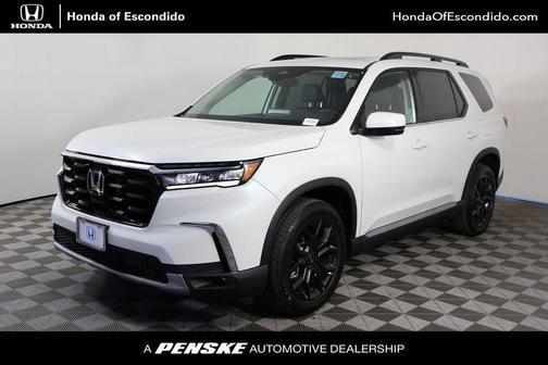 2025 Honda Pilot Touring 8-Passenger