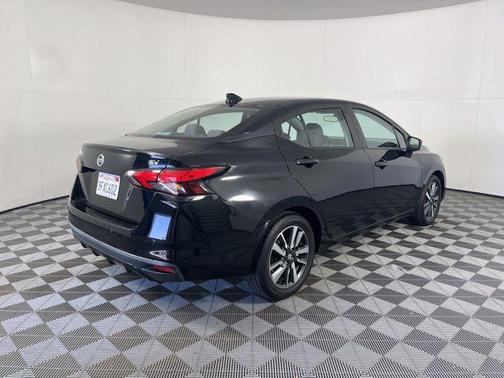 2021 Nissan Versa 1.6 SV