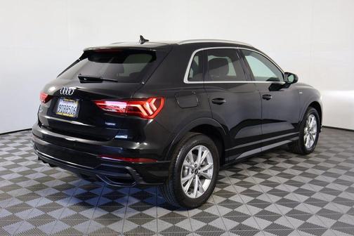 2022 Audi Q3 45 S line Premium