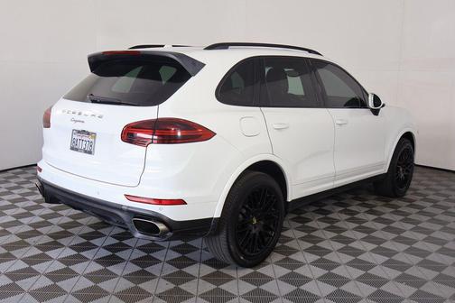 2018 Porsche Cayenne Platinum Edition