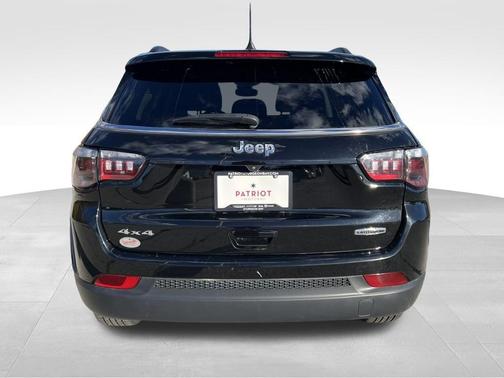 2022 Jeep Compass Latitude Lux