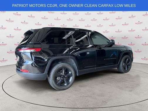 2022 Jeep Grand Cherokee Altitude