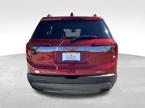 2022 GMC Acadia AT4