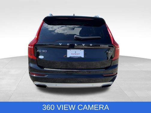 2017 Volvo XC90 T6 Momentum
