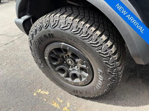Shadow Black 2023 Ford Bronco Wildtrak