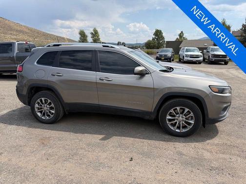 Light Brownstone Pearlcoat 2019 Jeep Cherokee Latitude Plus
