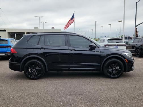 2024 Volkswagen Tiguan 2.0T SE R-Line Black
