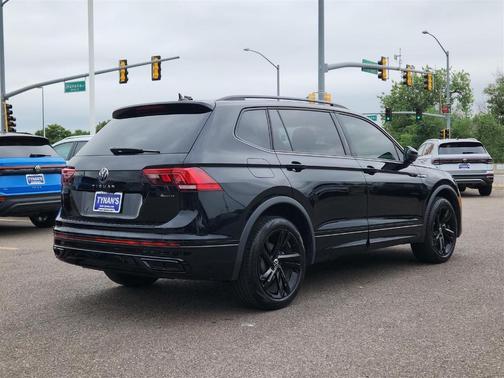 2024 Volkswagen Tiguan 2.0T SE R-Line Black