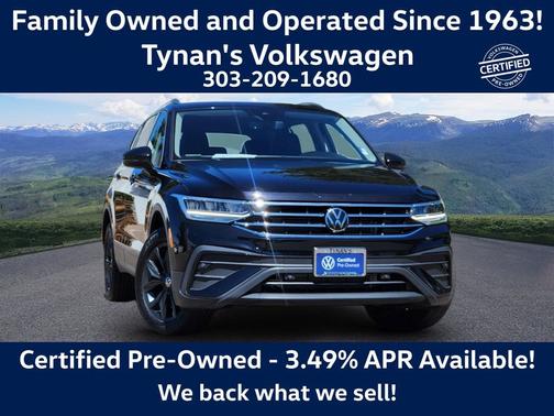 Deep Black Pearl Effect 2024 Volkswagen Tiguan 2.0T SE