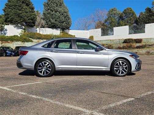 2025 Volkswagen Jetta 1.5T SE