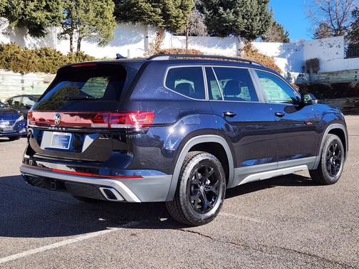 2025 Volkswagen Atlas 2.0T Peak Edition