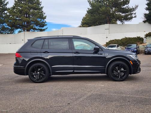 2024 Volkswagen Tiguan 2.0T SE R-Line Black