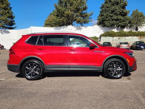 2024 Volkswagen Tiguan 2.0T SE