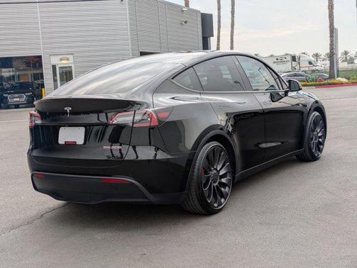2022 Tesla Model Y Performance Dual Motor All-Wheel Drive