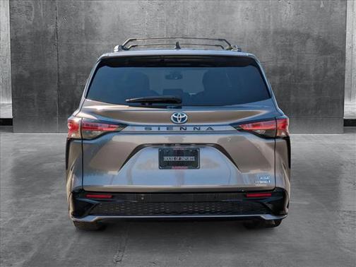 2021 Toyota Sienna XSE 7 Passenger
