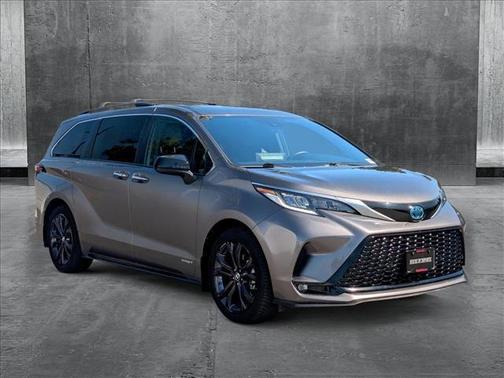 2021 Toyota Sienna XSE 7 Passenger