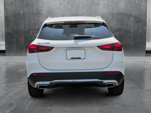2025 Mercedes-Benz GLA 250 4MATIC