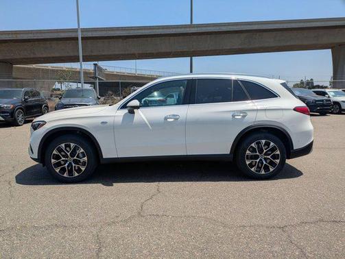 2025 Mercedes-Benz GLC 350e Base