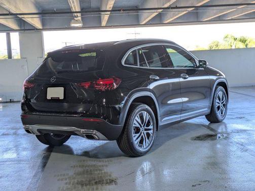 Night Black 2025 Mercedes-Benz GLA 250 Base