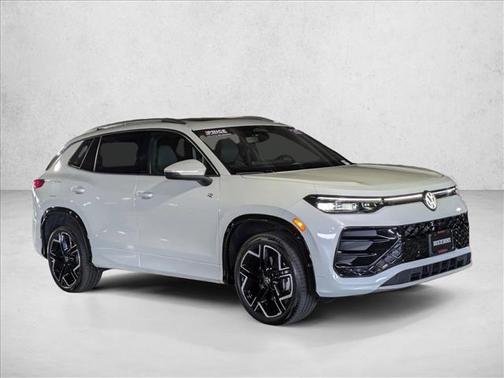 Opal White Pearl 2025 Volkswagen Tiguan 2.0T SEL R-Line 4MOTION