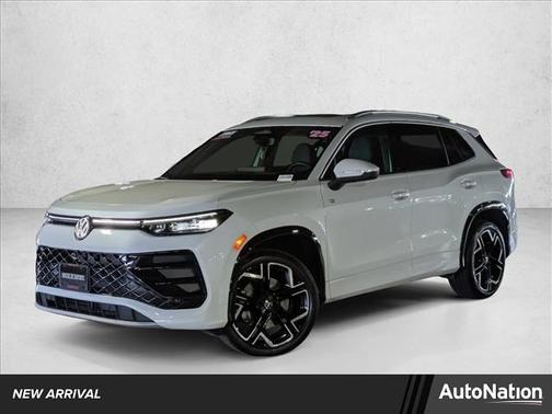 Opal White Pearl 2025 Volkswagen Tiguan 2.0T SEL R-Line 4MOTION