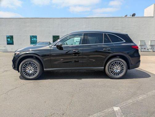 2025 Mercedes-Benz GLC 300 4MATIC