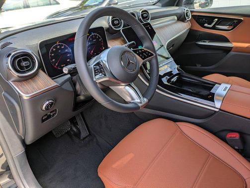 2025 Mercedes-Benz GLC 300 4MATIC