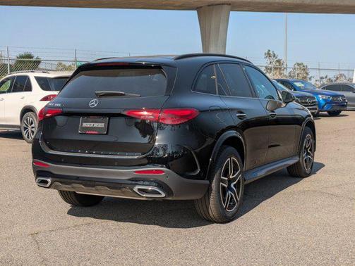 2025 Mercedes-Benz GLC 300 Base