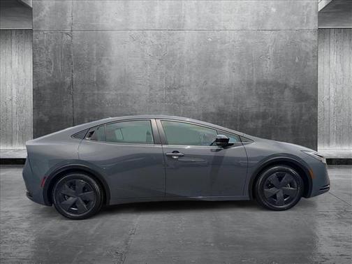 2023 Toyota Prius LE