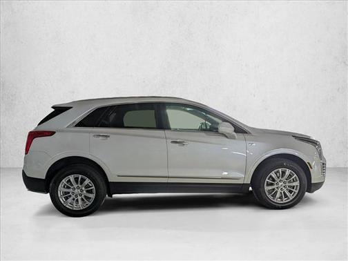 Crystal White Tricoat 2017 Cadillac XT5 Base
